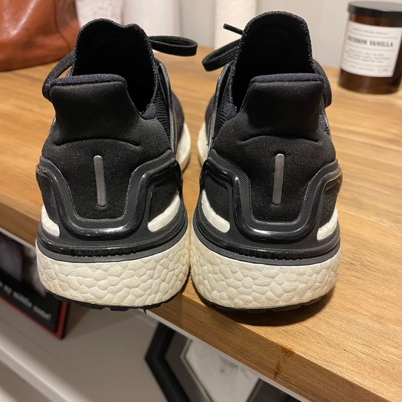 Adidas Ultraboost running shoes - Picture 4 of 4